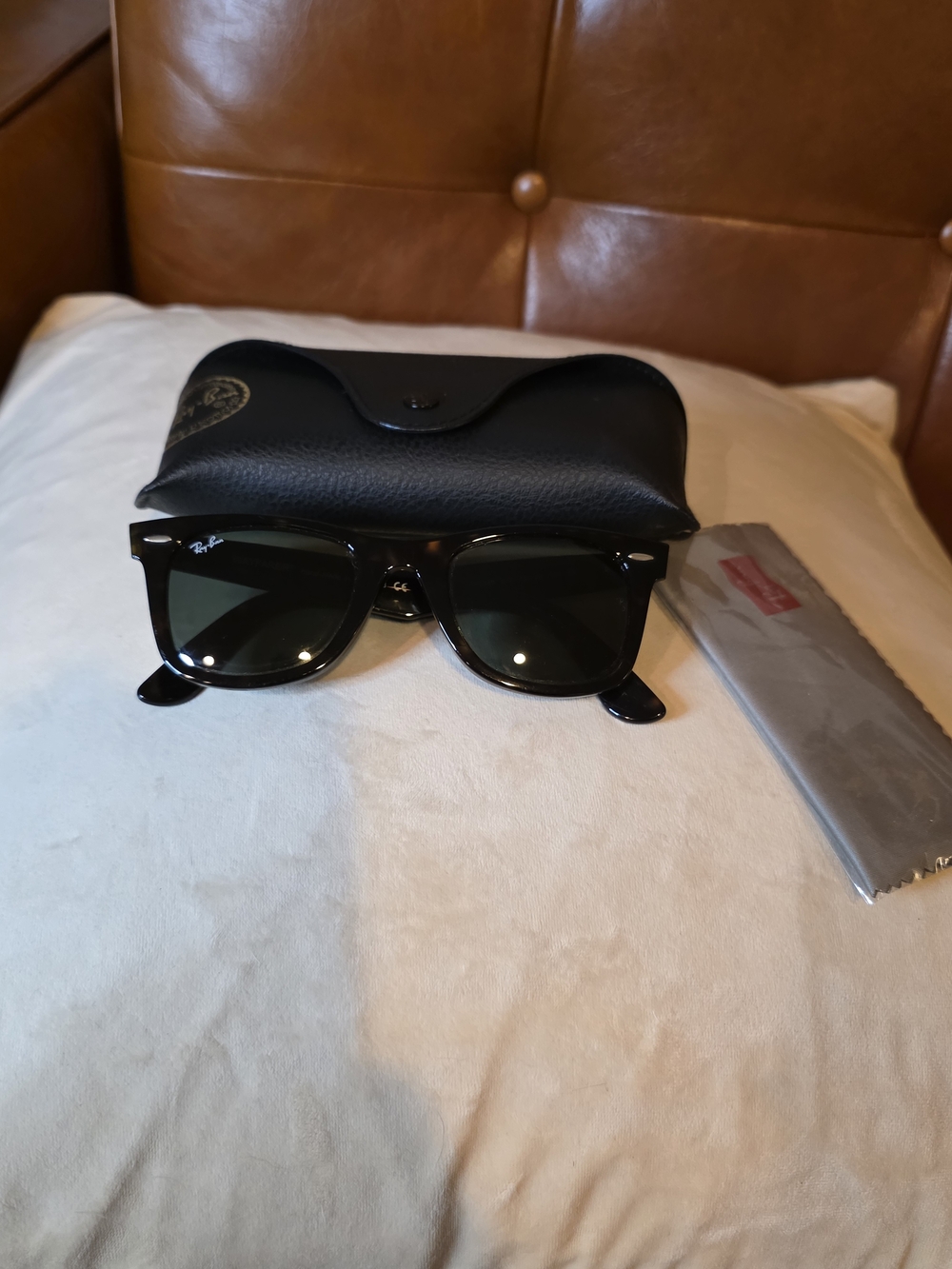 Ray-Ban Wayfarer RB2140 Black/Tortoise Green G-15 Glass Lenses 50-22 with case